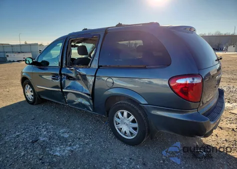 2005 Chrysler Town & Country Touring z USA, uszkodzony, nr VIN 2C4GP54L25R391189